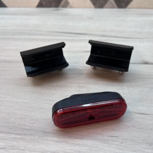 Support feu rouge arrière sur flotteur